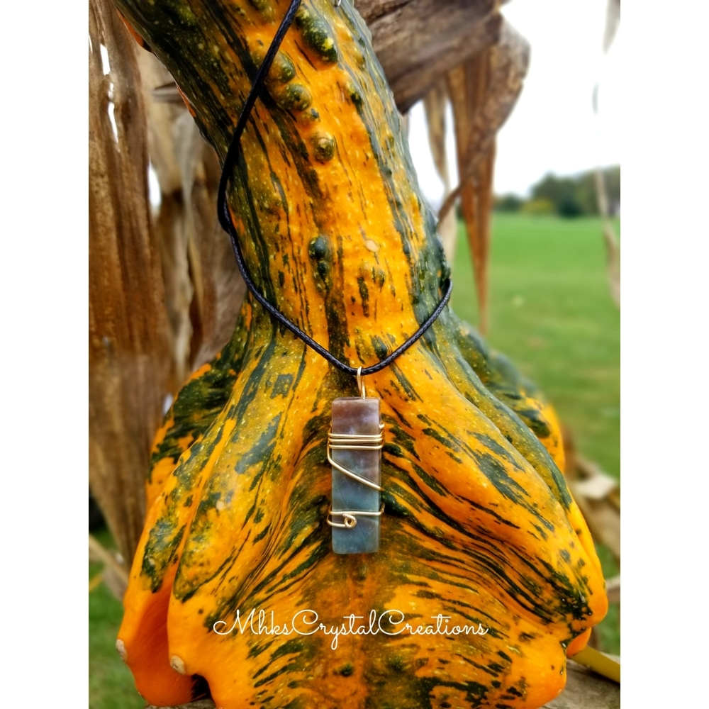 SOLD- FINAL PRICE DROP ⭐indian agate crystal necklace
